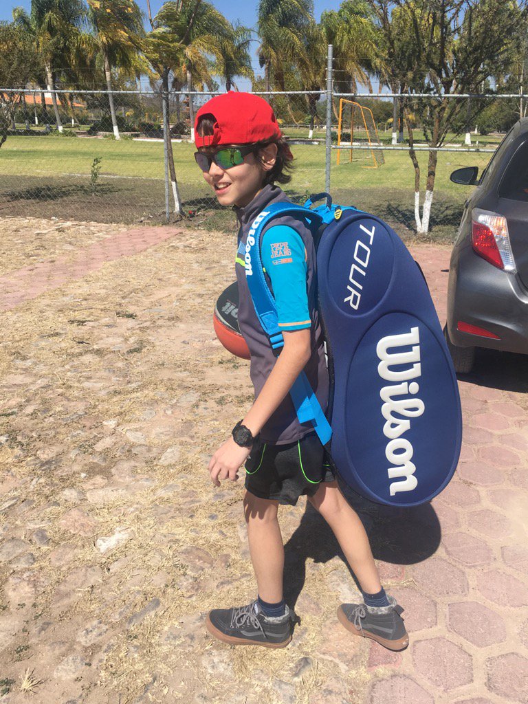 RamiroIanCid's tweet photo. 👋🏻un ratito de tenis y Basquet. 🎾🏀vienen bien https://t.co/tMIAF2xzyF