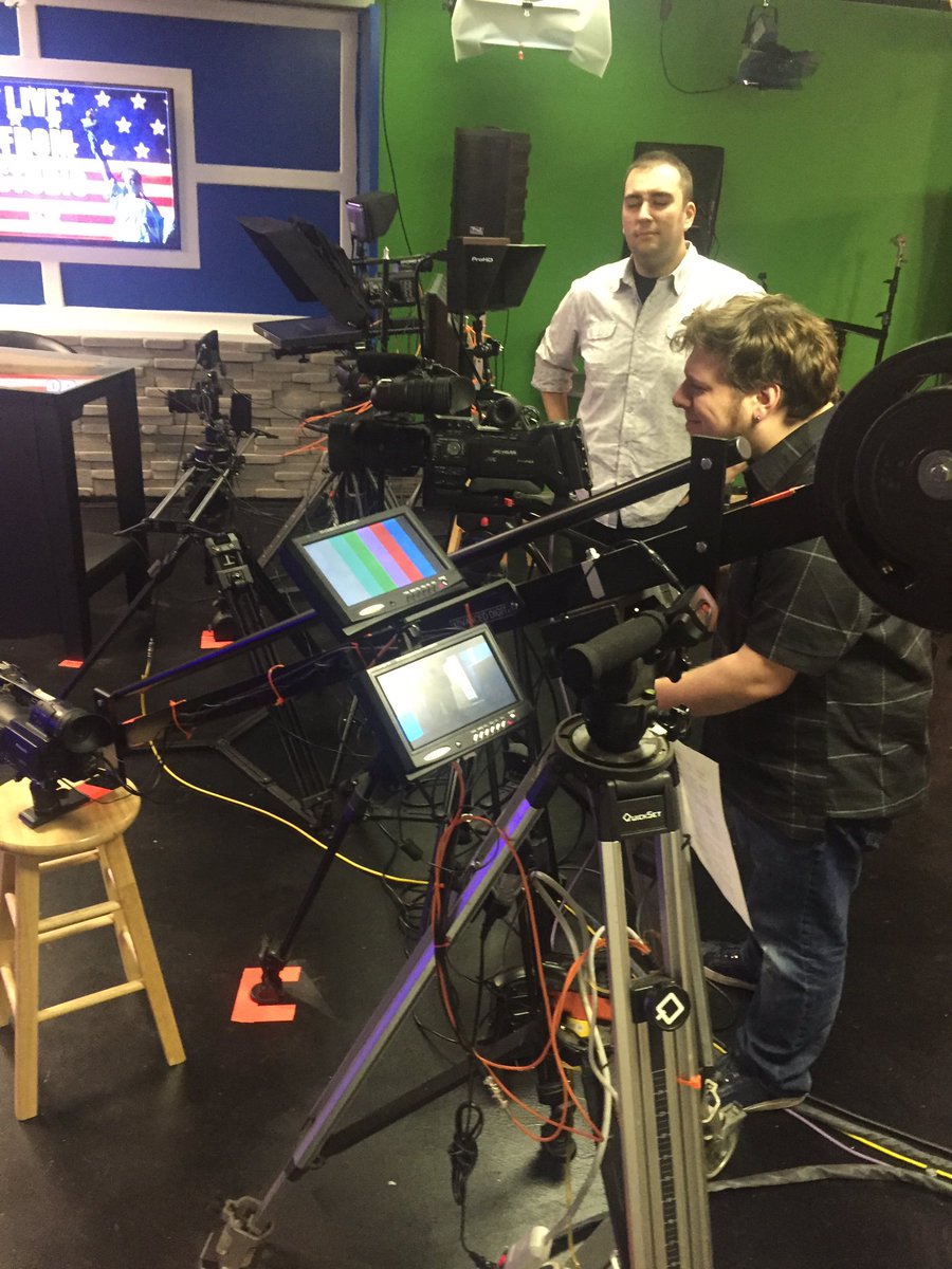 DailyBluTV's tweet photo. On the set with @BlakeandBeef #TheDailyBlu 631.761.9223 https://t.co/x4LKLIG9CL
