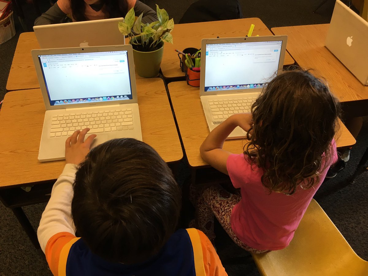 mrbshive's tweet photo. Google Docs isn't only for big kids! 2nd graders enjoyed their intro to Drive and Docs as they typed resolutions for 2017. #bacichbears https://t.co/Zb6NLiFwYE