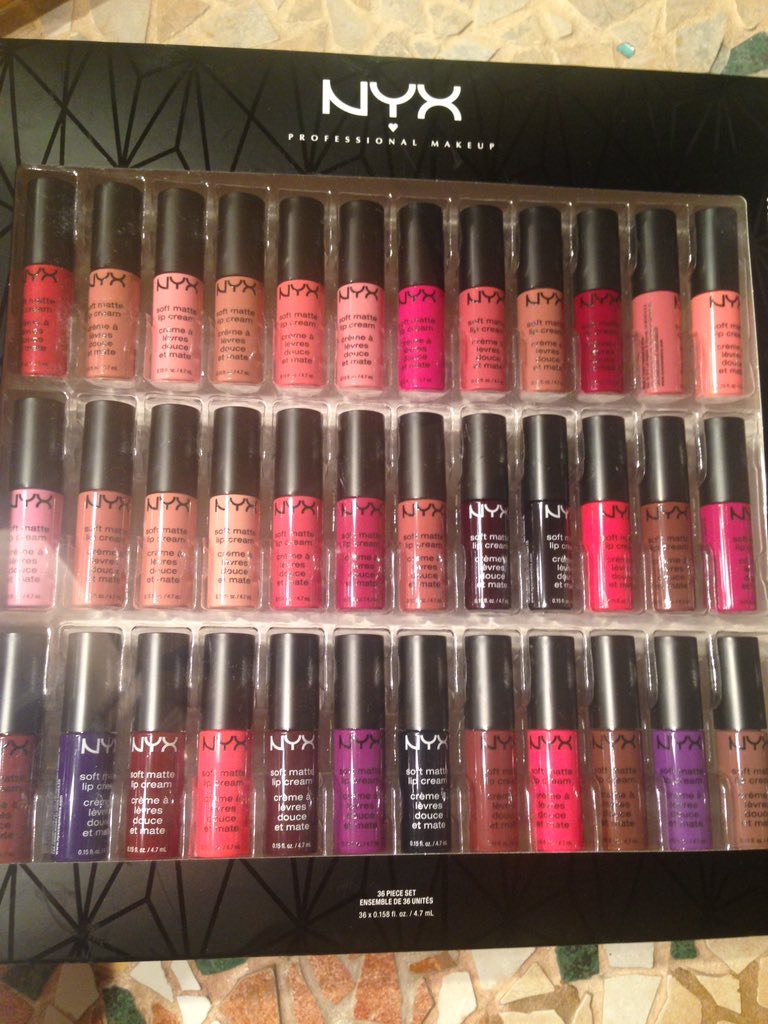 hurryharryx's tweet photo. @glowkit They are real tf.🙄 I received my lipsticks few weeks ago😜 https://t.co/fClWOvuqVI