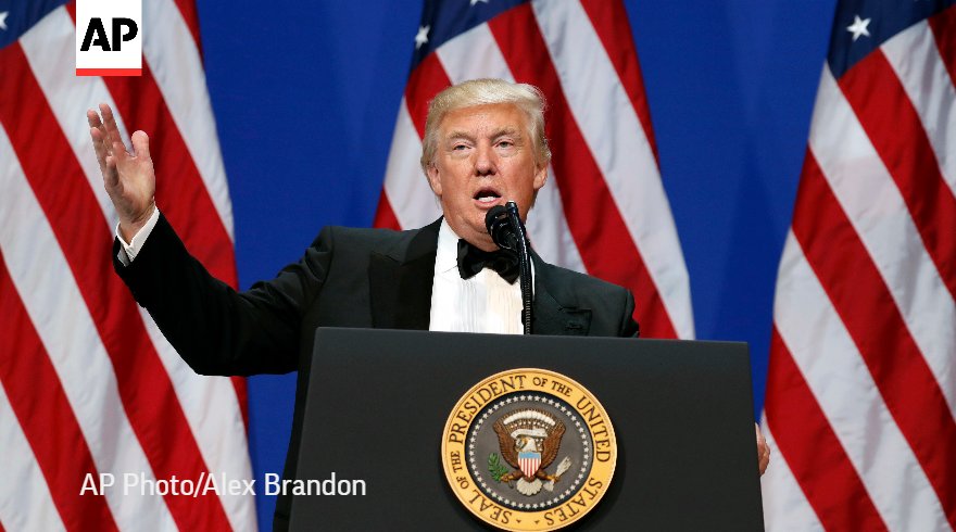 AP_Politics's tweet image. He holds the most powerful office in the world, but Trump's still insecure about losing the popular vote, media. apne.ws/2kqAEtH