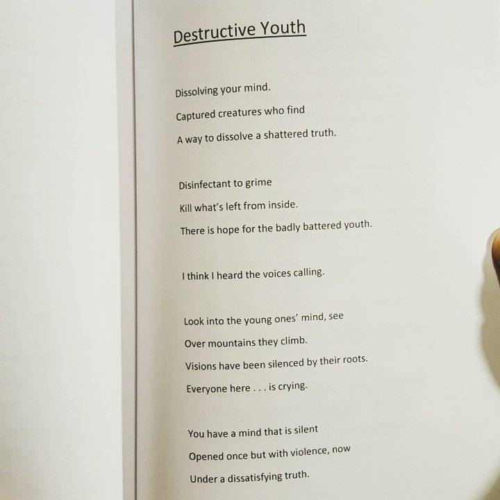 brad_tatro's tweet photo. #troubledyouth #poetry #poem #strandedthoughts #hope https://t.co/QWraGeUvQl