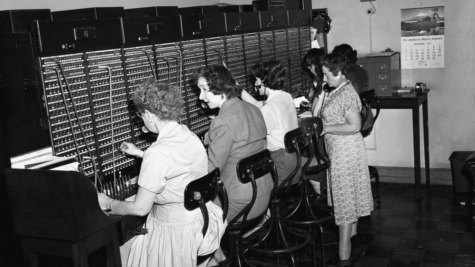 The <a href="/WhiteHouse/">The White House</a> wants you to message it on Facebook | #SocialMedia ow.ly/D4Nq308jYn8