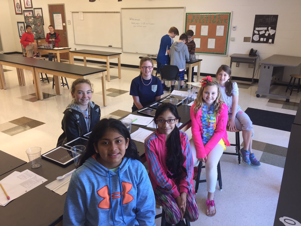 BrownRCES's tweet image. Scientists at work! #dissolvingrate #oneRCE