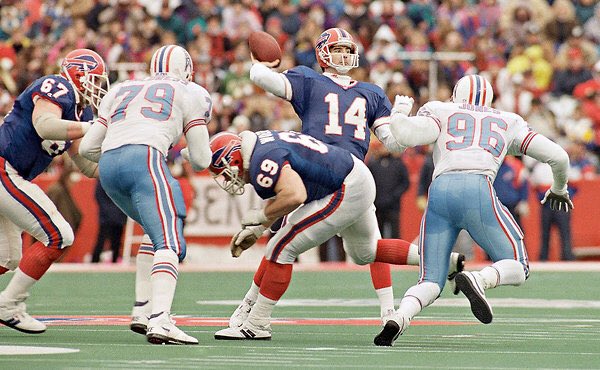 TheNewQBClub's tweet photo. After an extended and unfortunate hiatus, @TheNFLQBClub is in the midst of an epic comeback, much like these from years past. Stay tuned! https://t.co/YviiSQOyuo