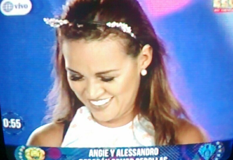 SoteloVerito's tweet photo. Linda @arizaga_a con sus orejitas de gatito 😍😍 #MisFavoritosEnEEGPT https://t.co/dMWC01CSqE