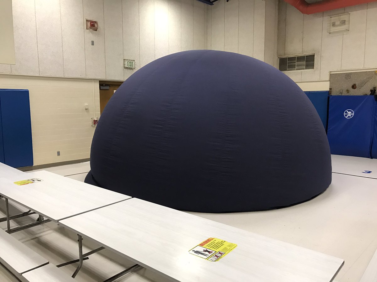 BHMSDnews's tweet photo. Special thanks to Mrs. Grau for showing me the @Reg8EdSvcCenter Digitarium with @MissH_BHES's students today. #BHMSD #LifeAmongTheStars https://t.co/84RbT3fxAo