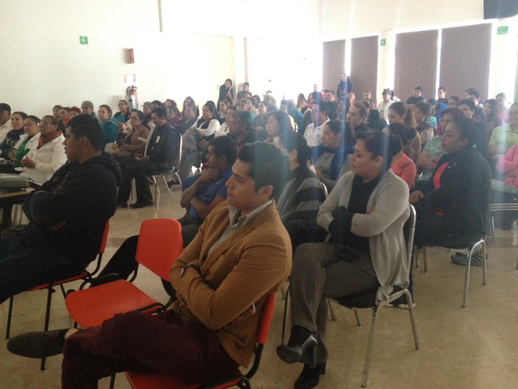 creedifdgo's tweet image. Personal del CREE recibe curso  &quot;introducción al valor de servir&quot; impartido por Mtro. Miguel Duarte del área de valores de @DIF_Durango