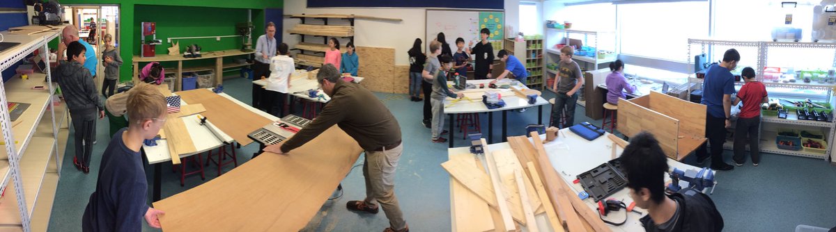DrJonHill's tweet photo. This International School of Beijing #MakerSpace is super busy on #1day! https://t.co/nf4TSVlhPQ