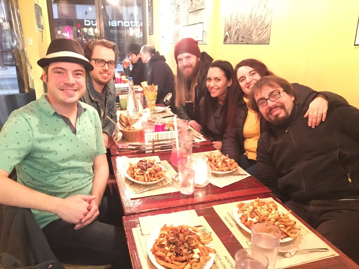 Shadow_Markuz's tweet photo. Look at all those lovely people!!

@Sary_ATA @MATH_ATA @SamSkylerArt @SithInTheNorth and master Philip from the Wikia! https://t.co/X3jylP8d7g
