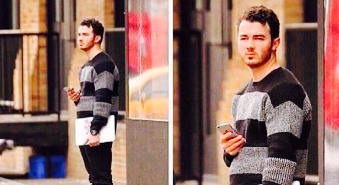 RoIIBlunts's tweet photo. When your weed man texts you "I'm here" and you walk outside and they're not https://t.co/XmCWDKQtuM