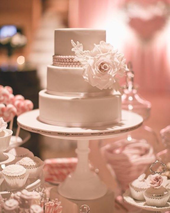 MarieKubin's tweet photo. Such a beautiful #weddingcake pops with pink #uplighting! π·: #elizabethannedesigns #JadaPoonPhotography https://t.co/V9oUQmS80v