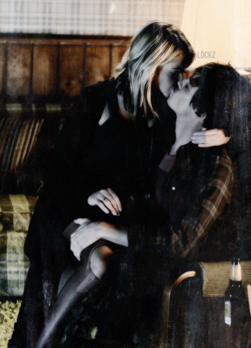 lockzscreen's tweet photo. Capa de caderno! 
☼ frente + trás 
Haleb  
✱ rt se salvar, fav se gostar. /ste https://t.co/qWKi5W90Kc