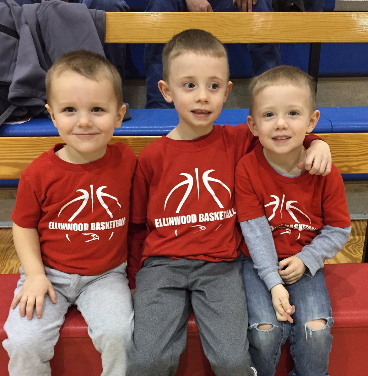 MrsRevellEGS's tweet photo. GO EAGLES! ❤🏀💙#355tweets https://t.co/cE1KO3hqYf