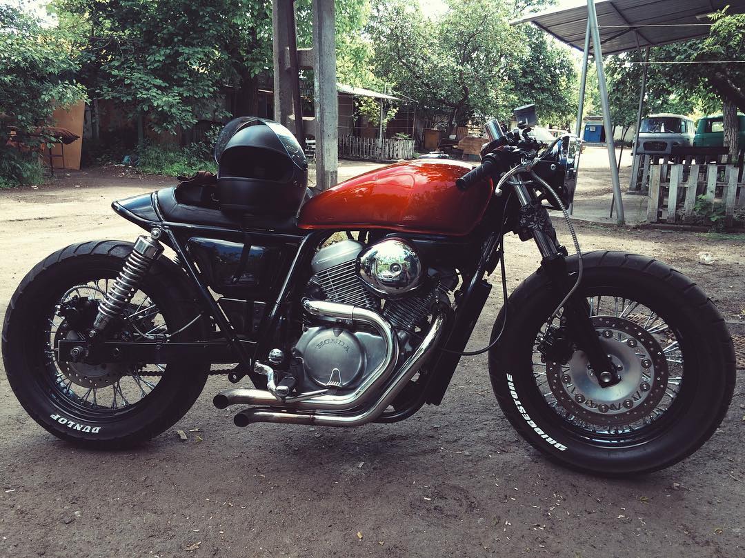 Roadster Honda Vrx400 Caferacer Honda Retro Scrambler Motorcycle Triumph Bmw