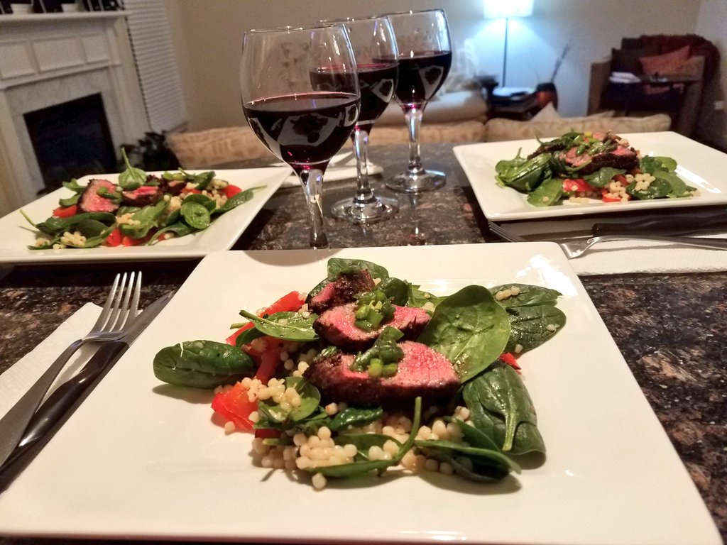 Chef_Rommel's tweet photo. A good wine with a spectacular and healthy Salad #chefrommel https://t.co/SFNNbEM4Uz