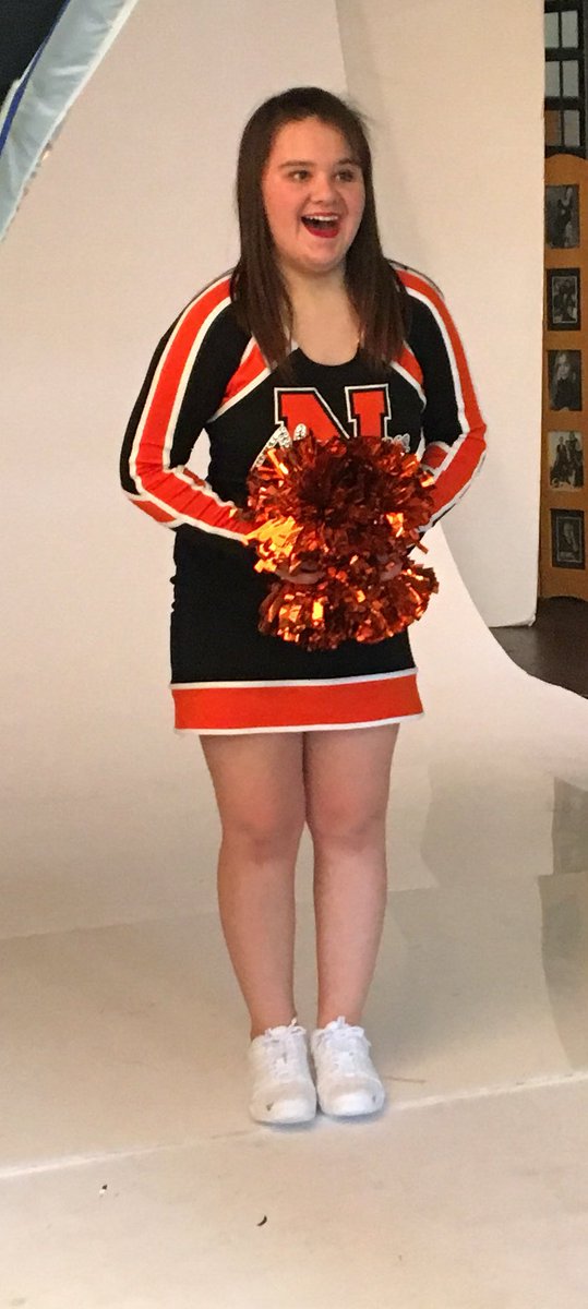 alexa_adamson's tweet photo. I love this Pom picture https://t.co/fHMWpS72O1