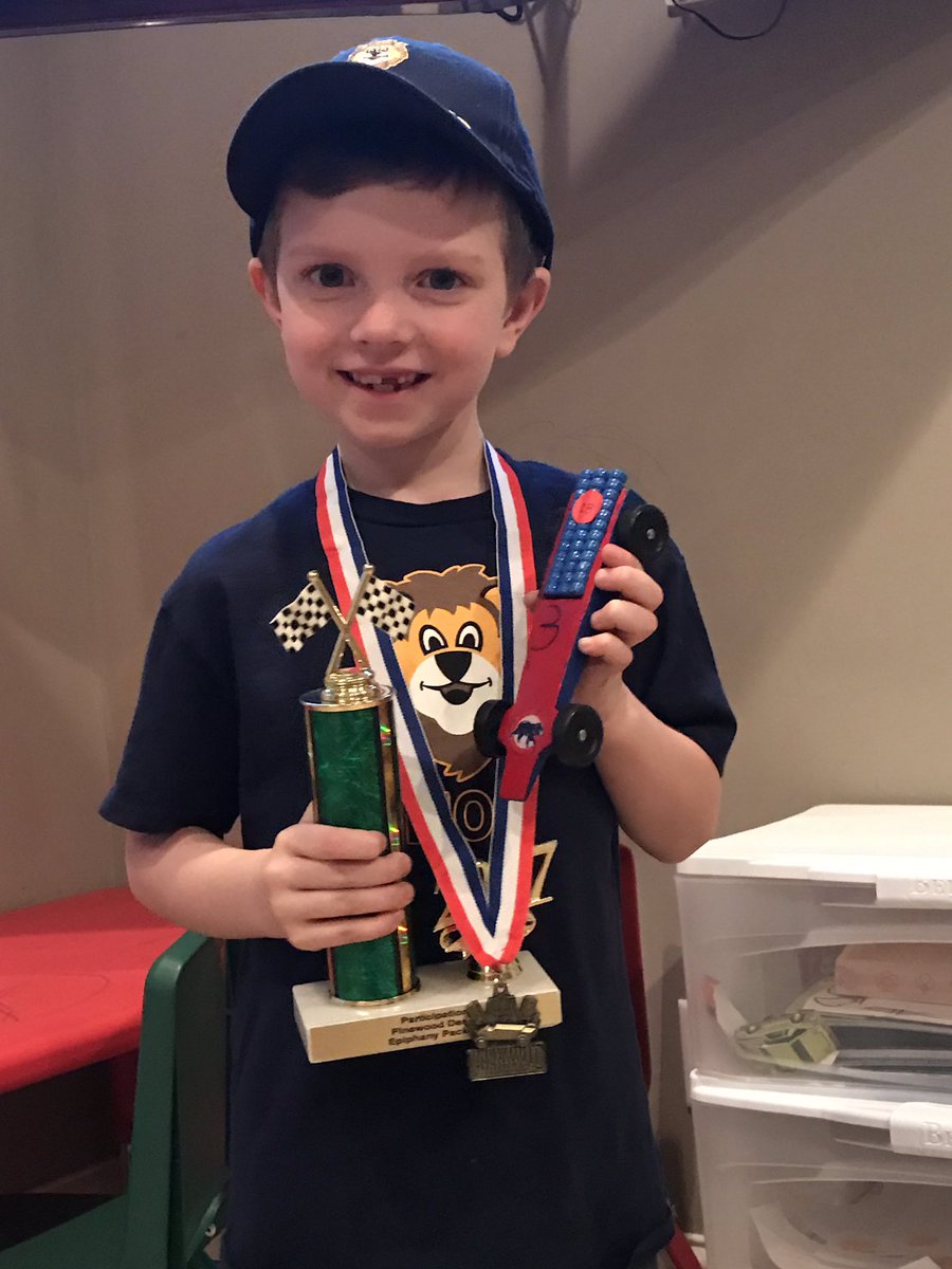 mamadubs4's tweet photo. @D_Ross3  "Rossy's Ride" takes 1st place  in Lion Den/4th place overall at Cub Scouts today #lukelovesgrandparossy #5yrsold #pinewoodderby https://t.co/rBDnuM7a8P