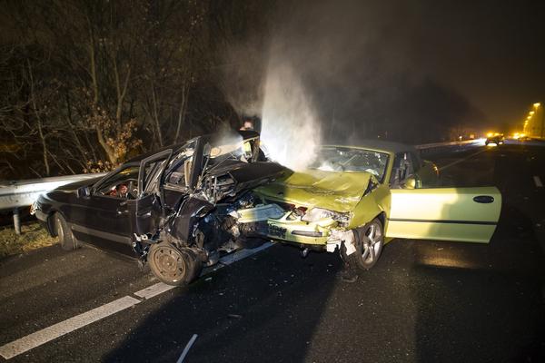 andijkautotech's tweet image. Blijf bij pech op de snelweg nooit in je auto | Pechvogel heeft engeltje op schouder  telegraaf.nl/t/27480499