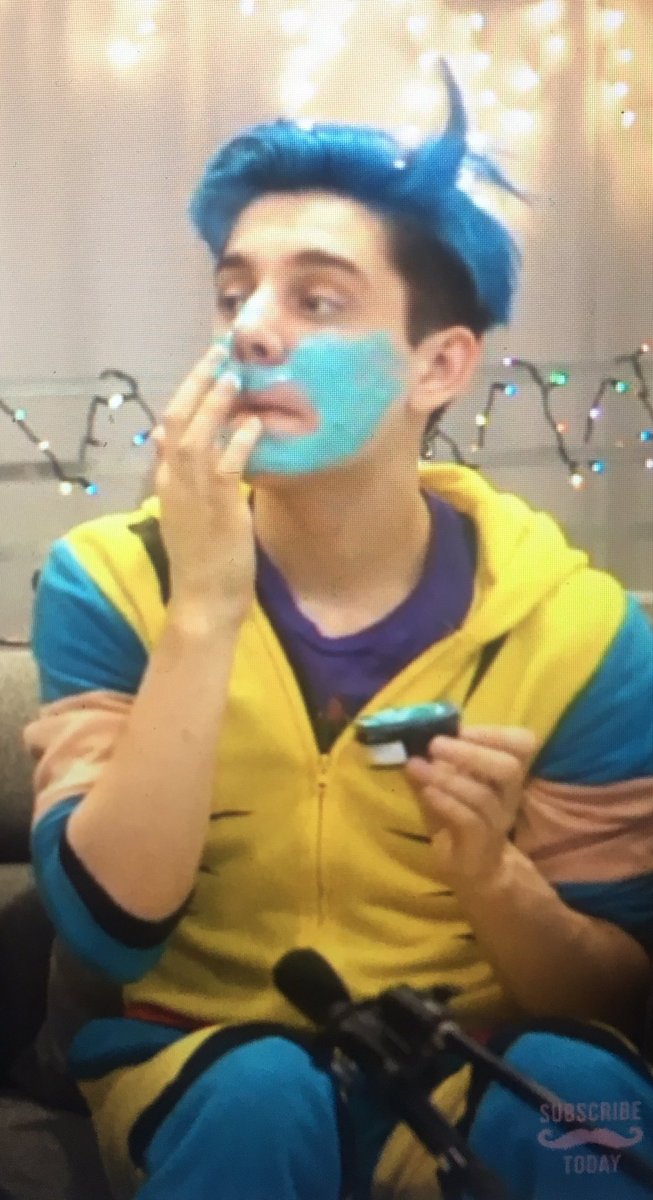 nonbinary_bee's tweet photo. I'M CRYING I JUST NOTICED HE LOOKS LIKE FLOUNDER #MarkIsATool https://t.co/QajrqsaDhi