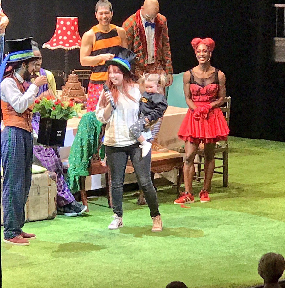 .<a href="/ZooNationUK/">ZooNation: The Kate Prince Company</a> give a surprise on stage tribute to artistic director Kate Prince after the last #MadHattersTeaParty show at <a href="/RoundhouseLDN/">Roundhouse</a> 👏🏾