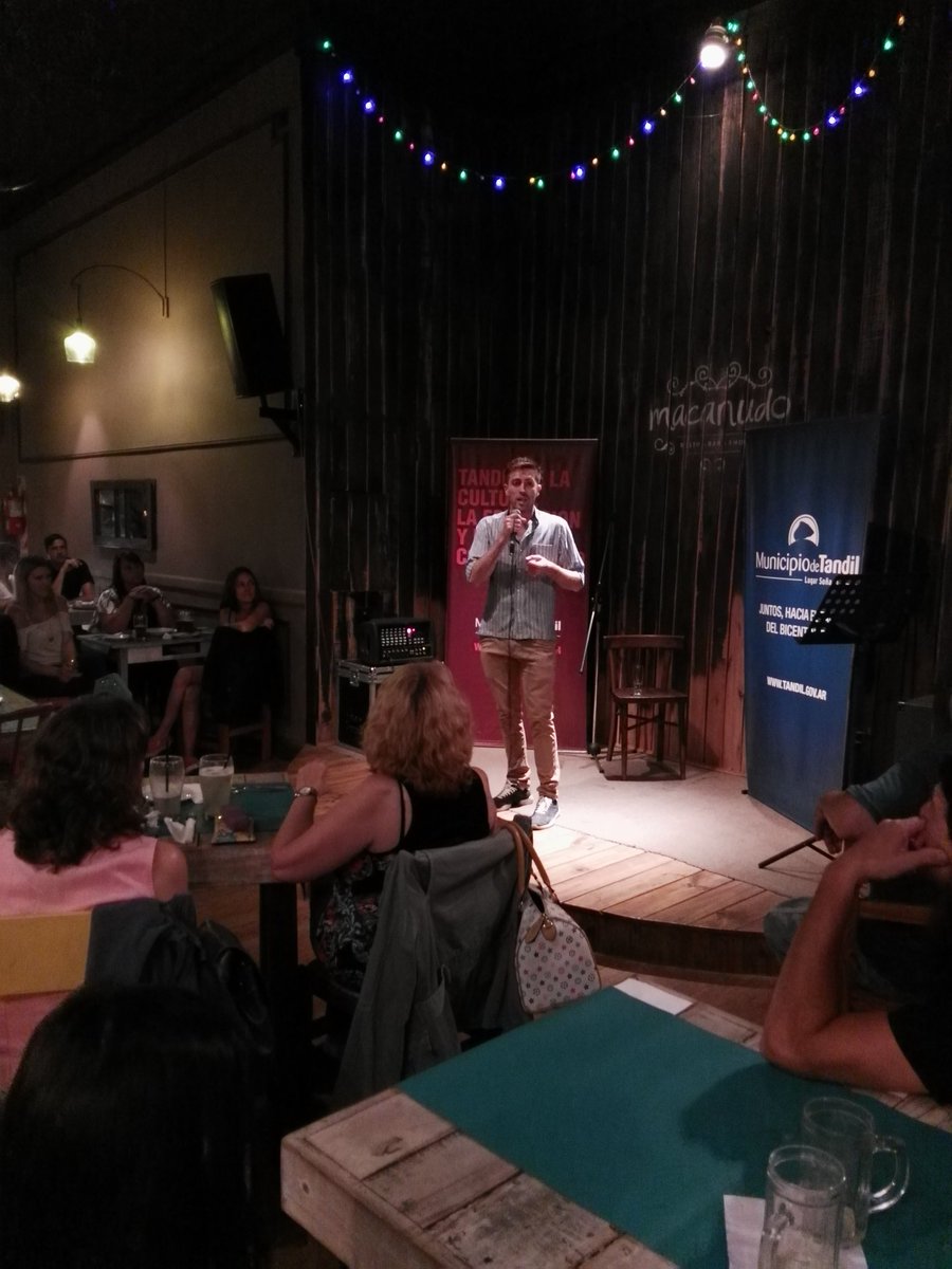 FacuCorbetta's tweet photo. #HumorDeVerano - Ciclo de Stand Up de Acá! en Macanudo (Rodríguez 459) #Cultura #Tandil @_andreserro https://t.co/LQZ165G8Fh