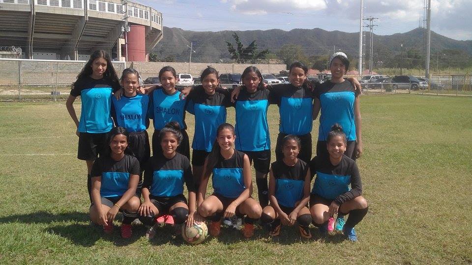 fcshalom2014's tweet photo. Grandes juegos los de hoy contra la @HermandadG_Val porque jugar contra buenas equipo nos Prepara MAS! @SoloFutFemVzla @MunicipioSJ https://t.co/C5b4WxCgXZ