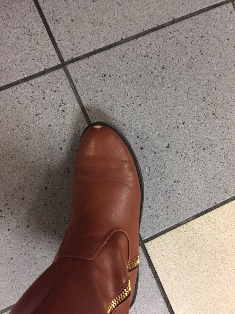 shanro317's tweet photo. My FAVE boots got a visible scuff after only about 2 months 😂😞😔 help a mama out, @LaurenConrad @Kohls can customer service pull through?! https://t.co/BNCkyHoyA4