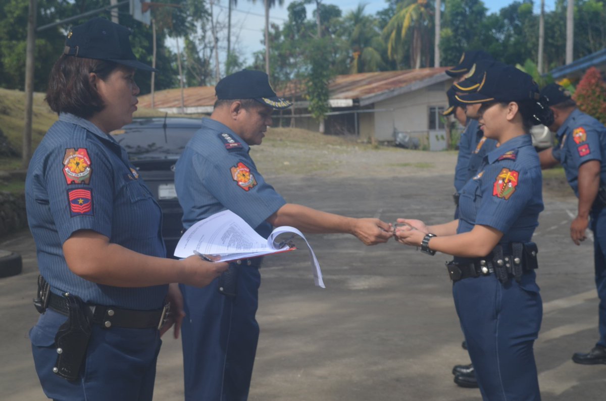 RHSARMM's tweet photo. 20 January 2017- Monthly Rank Inspection led by PSSUPT VICTOR EMMANUEL LIM DOMINGUEZ C, RHS ARMM https://t.co/IYIdueZYw9