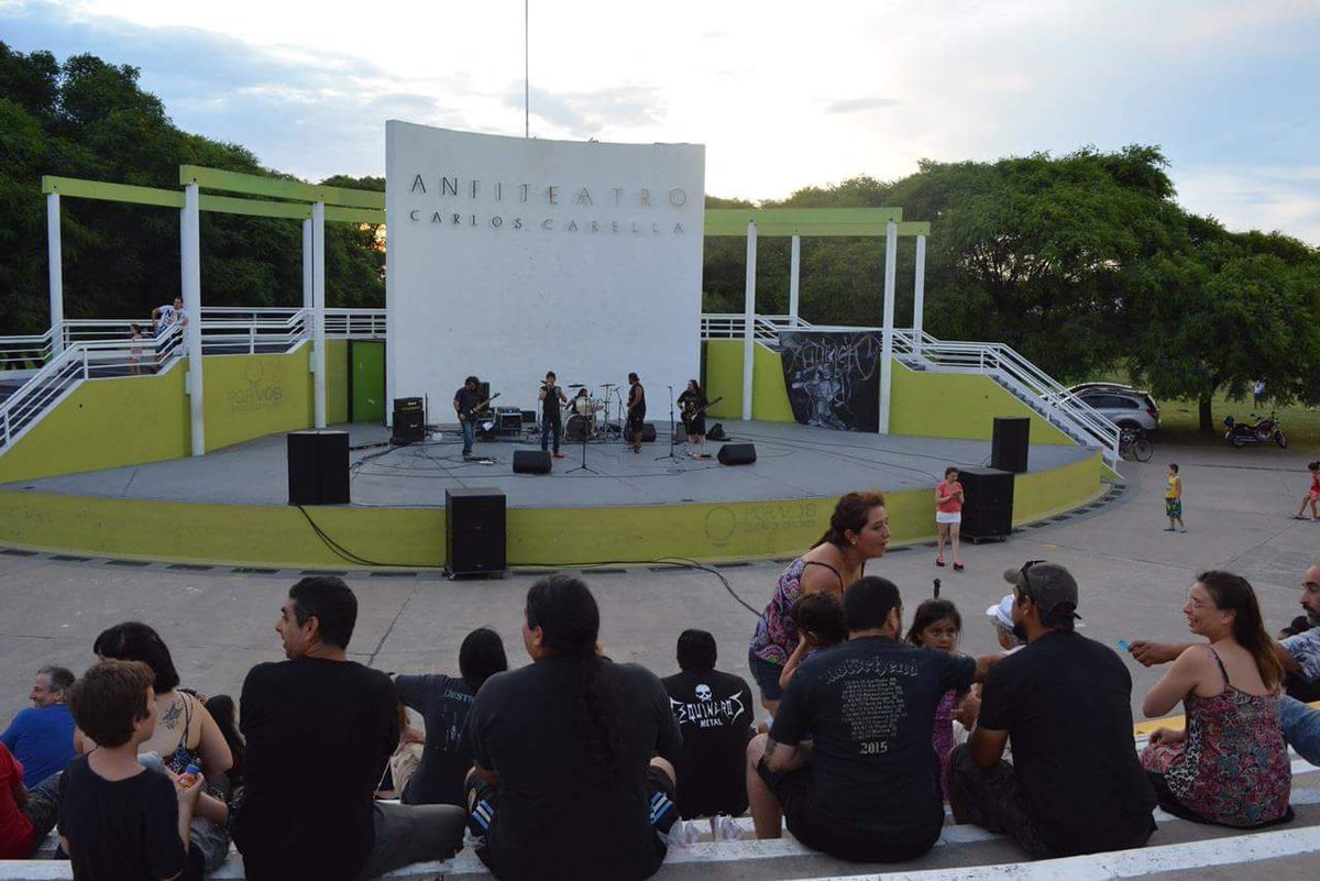 quilmesculturas's tweet photo. Tarde &amp; Rock, en el parque de la ciudad, programa de difusión de bandas emergentes de Quilmes. @YoSoyMartiniano @arieldomene https://t.co/IlIScyhNjU