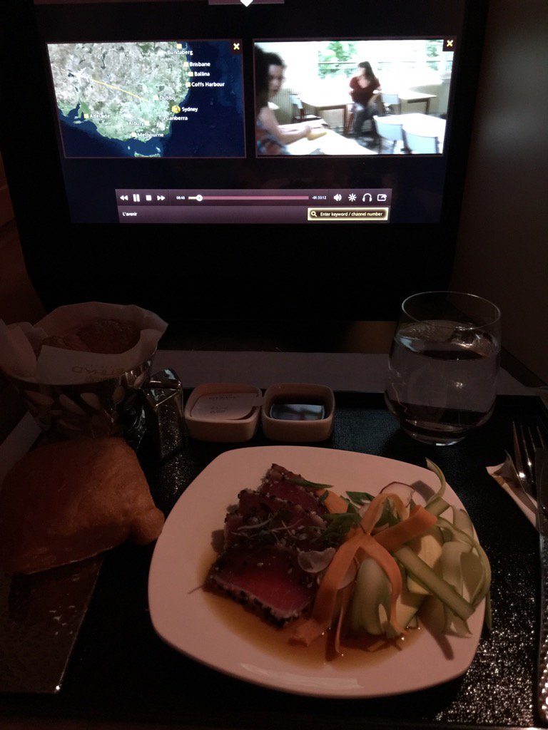 flywunala's tweet photo. @EtihadAirways #Paxex #avgeek heaven IFE screen split btwn #movingmaps & movie and delicious raw #tuna @a380fanclub https://t.co/4IdZNW6zC6