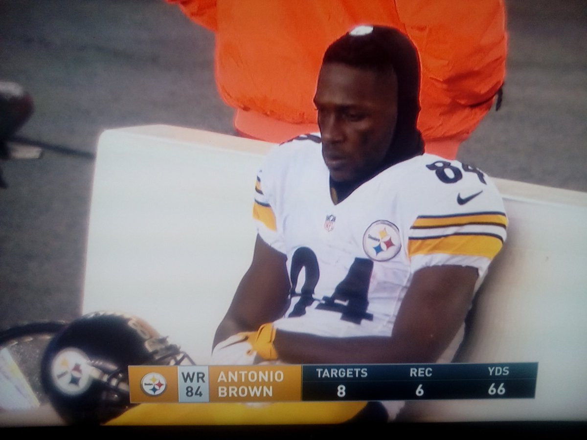 JimmyKokinakes's tweet image. Wonder what Antonio Brown will put on Facebook Live after the game this week.
#NonFactor
#PITvsNE
#NFLPlayoffs
#SBLI