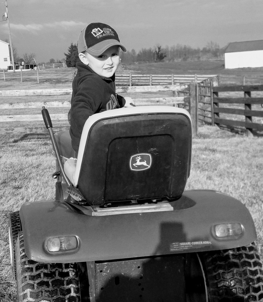 Jackeem15's tweet photo. @Jackeem15  #Farm boy loves his #tractor #momma is blessed https://t.co/fWrmNO7Mby