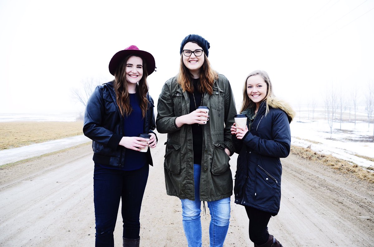 BloomBeyond's tweet photo. A little post about the photoshoot!

https://t.co/alwQV6zWKs

#blog #blogpost #blogger #ministry #photoshoot #bloombeyond #gracefullybold https://t.co/SKDQ5rUrJG