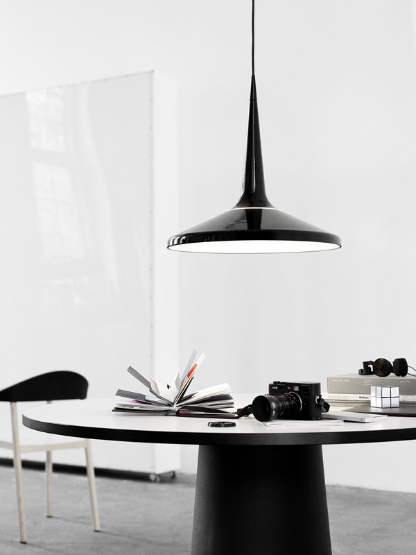 dezign_lover's tweet photo. A la fois pratique & robuste, la magnifique #suspensiondesign Juicy #DezignLover est en vente à seulement $251.99 https://t.co/5kzJz2joSd https://t.co/NpZYo08KEq