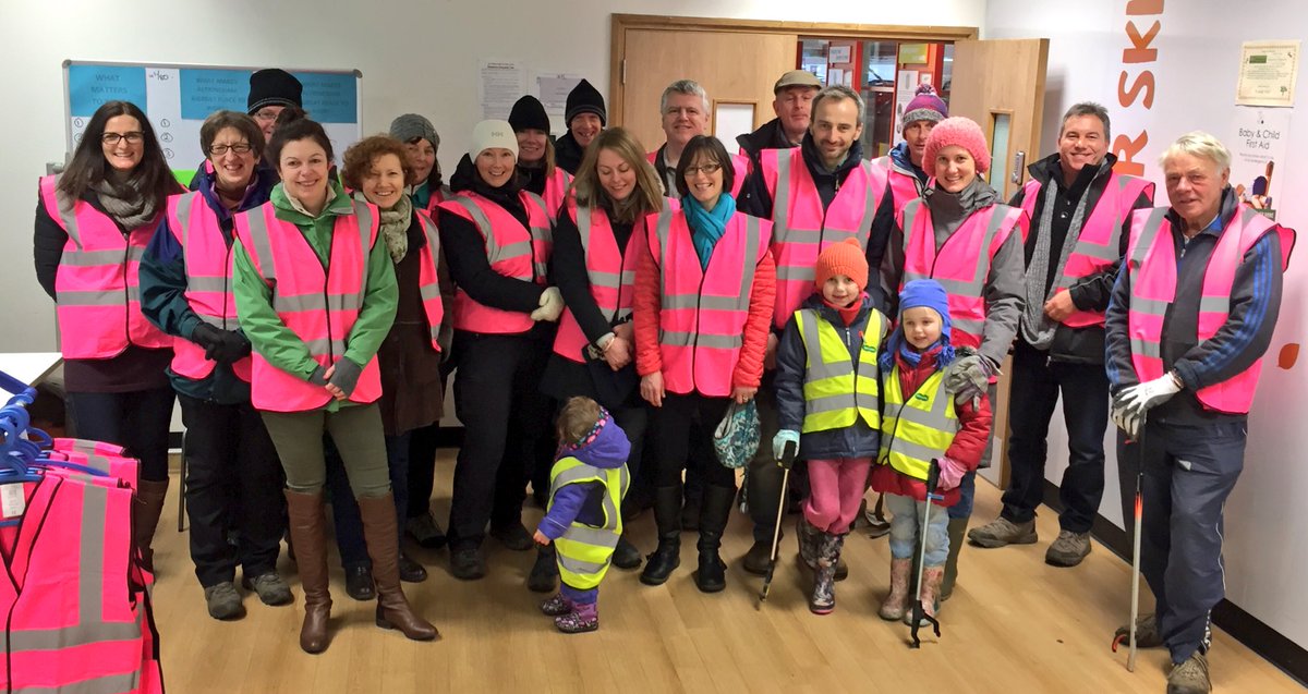 OurAltrincham's tweet photo. Did you see the Our #Altrincham volunteers yesterday afternoon? Busy working in our new high viz vests, heat press printed at @FabLab_Alt https://t.co/VPi9qHlPs0