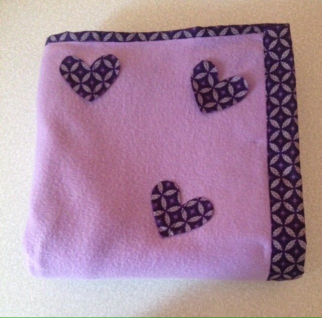 _AlusaSA's tweet photo. If you order a blanket today,we will throw in a free bib?How does that sound?😊😊#HappyMonday #AlusaBaby https://t.co/7bMxd0Eado