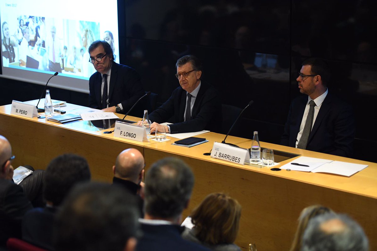 Esade's tweet photo. "Hay algo más caro que la factura del sistema sanitario: el precio de la enfermedad", @francisco_longo en la sesión de #BigChallenges https://t.co/MjuOZjdTpi