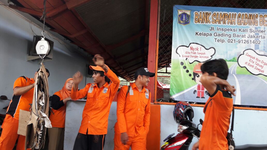 melodotgading's tweet photo. Hasil Giat penimbangan bank sampah gading bersih Senin 23 Januari 2017.
#PasukanOrangeDinsih
#LiveMore
#BebasSampah2020 https://t.co/66I6hmBqlH