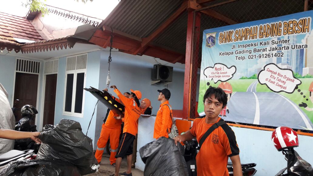 melodotgading's tweet photo. Hasil Giat Angkut Sampah Senin 23 Januari 2017.
#PasukanOrangeDinsih
#LiveMore
#BebasSampah2020 https://t.co/2BbqLssiuX