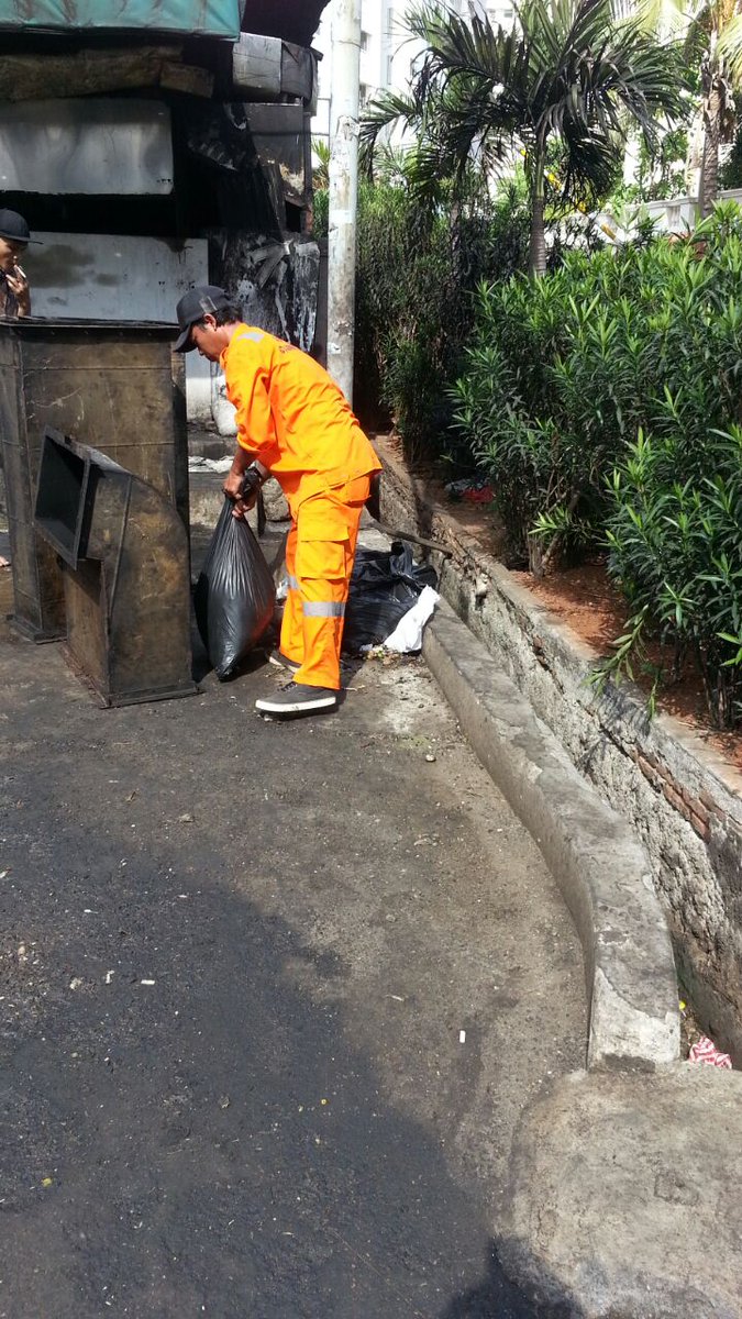 melodotgading's tweet photo. Hasil Giat Lintas Angkut Sampah Senin 23 Januari 2017.
#PasukanOrangeDinsih
#LiveMore
#BebasSampah2020 https://t.co/O9qEna2dsM
