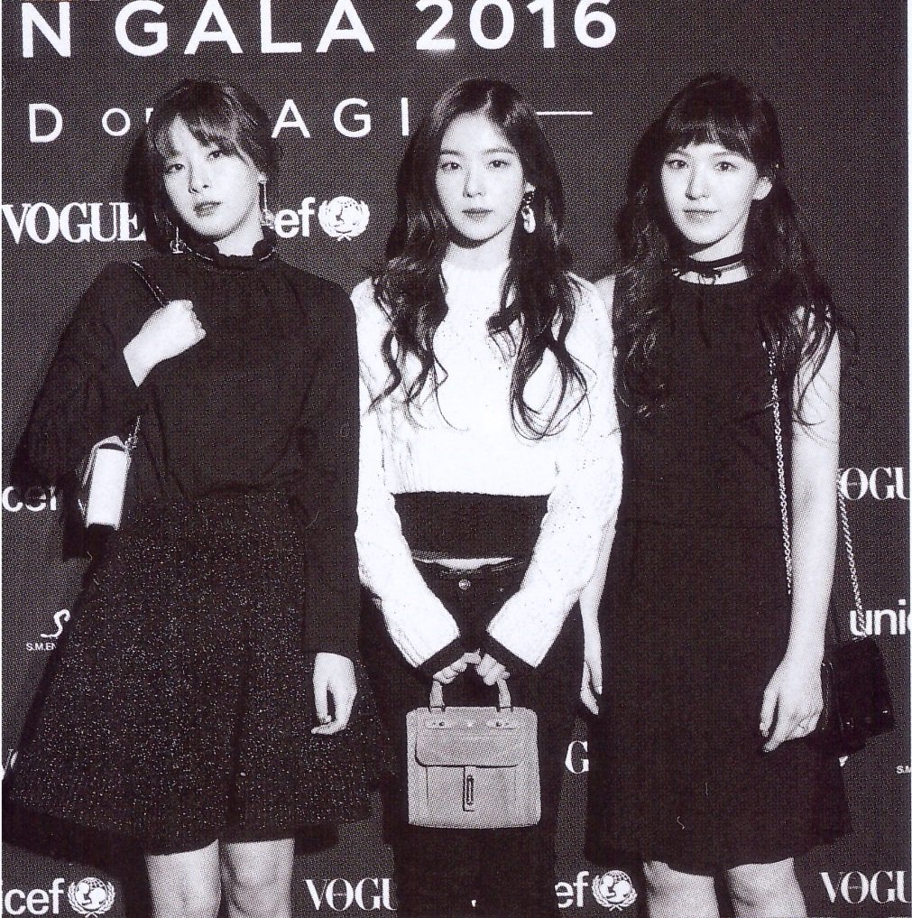 5REDVELVET's tweet photo. [SCAN] RED VELVET for Vogue Korea February 2017 Issue by hyunhoa

IRENE, SEULGI &amp; WENDY https://t.co/XI1RDlMNHO