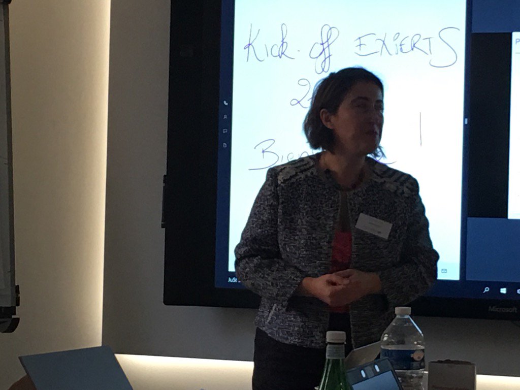 ELR_ElaineLeen's tweet photo. Focus #relationclients ce matin #PerfExpertS @PerformanseFR @BahierL https://t.co/JFCDcpk3si