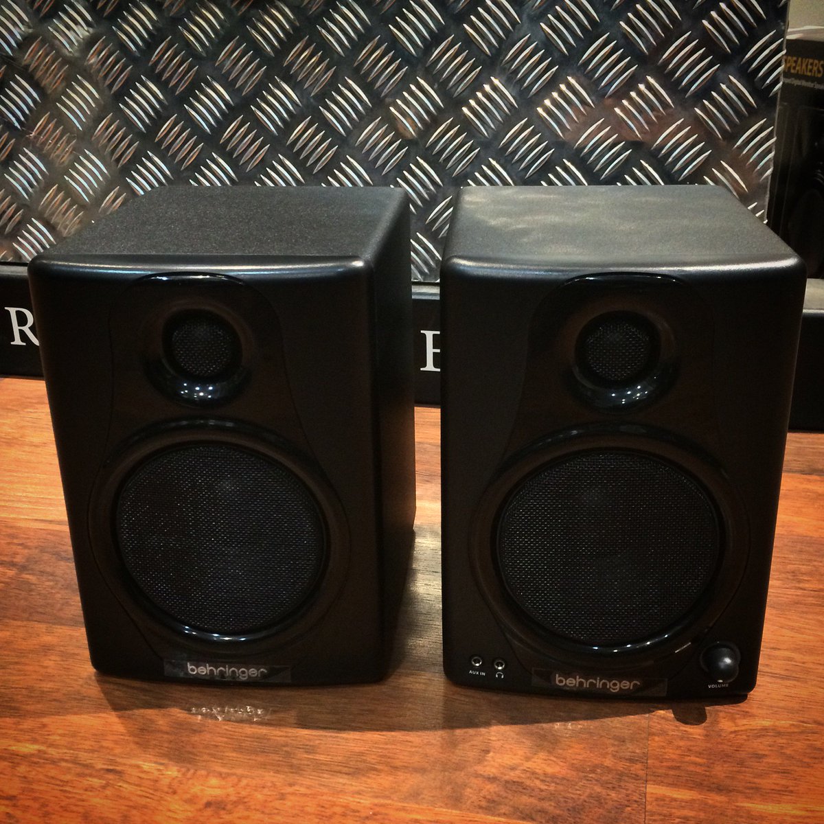 tiganegeri's tweet photo. Ready Stock! “Behringer Studio 50 USB” Pricelist IDR.3.290.000, More Info Call 022-7208123 &amp; Visit Our Store! #behringer #studiospeaker https://t.co/P3PL6AfMKy