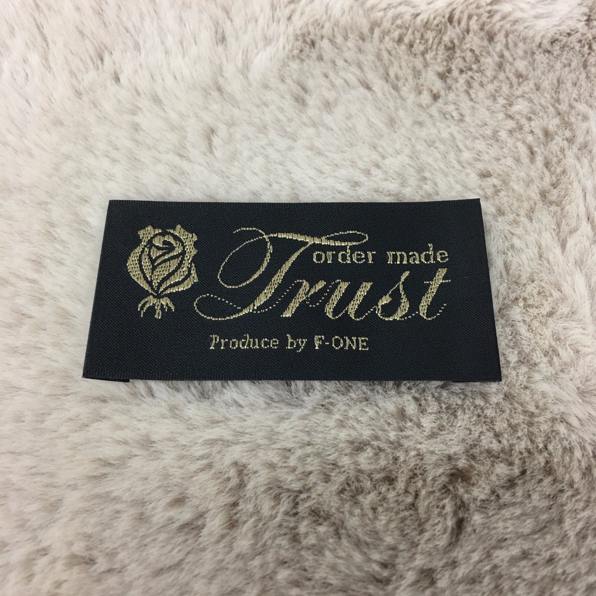 O Xrhsths Philos Textile Sto Twitter 製作事例 スーツ用ネームタグをご紹介します T Co L4hfejucvm Namelabel Wovenlabel ネームタグ ブランドタグ ブランドネーム 織ネーム 織りネーム ハンドメイド オリジナルデザイン フィロステキスタイル