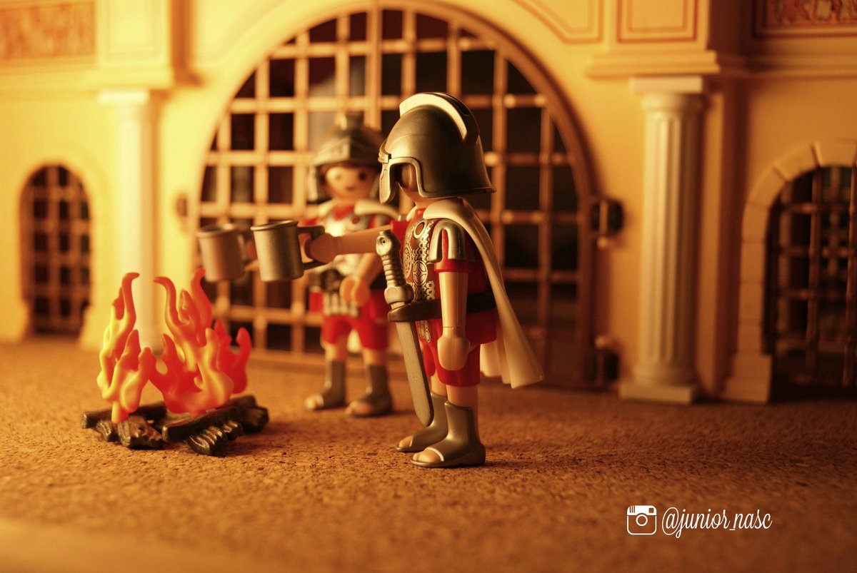 junior_nasc's tweet photo. Roma @playmobil @LinoD @JuegaMundoplay @fabri_valerio @joedelbas @PlaymoRubio @_ladystark_ @mundoestranho @playmobilmexico #PLAYMOBIL #Roma https://t.co/w4up3LBem9