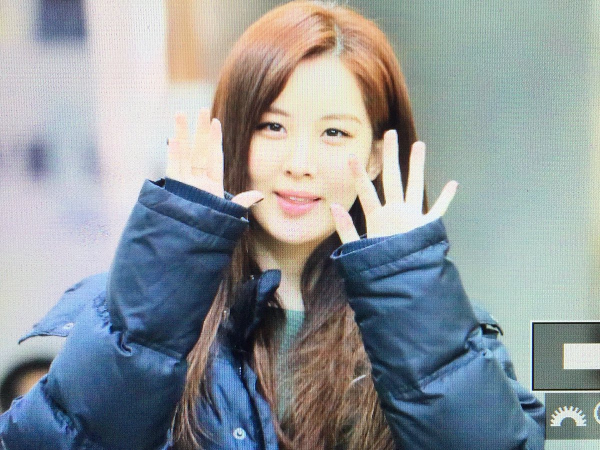 [PIC][23-01-2017]SeoHyun tham dự "KBS CoolFM Park Jiyoon Gayo Plaza Radio" vào trưa nay C21PSzNVIAAEftU