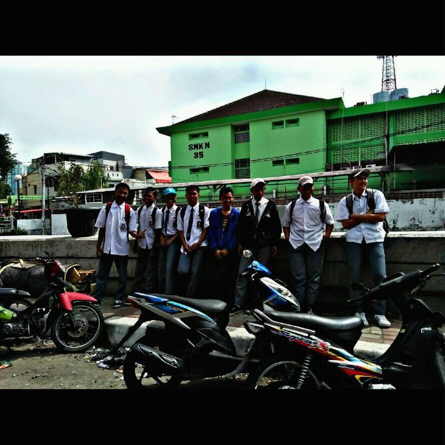 Menunggu itu enak kalo yg ditunggu itu asik :)