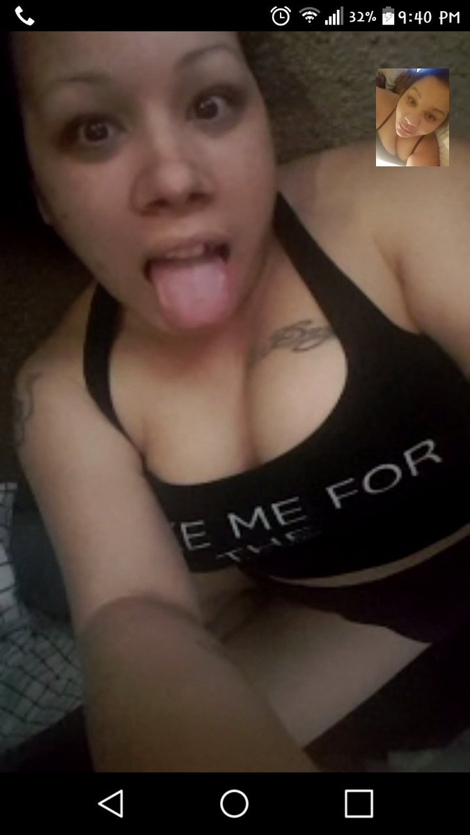 blowiin_staxx's tweet photo. When you #facetime your #BestFriend @H0neycutt https://t.co/7hcQPfCkDb