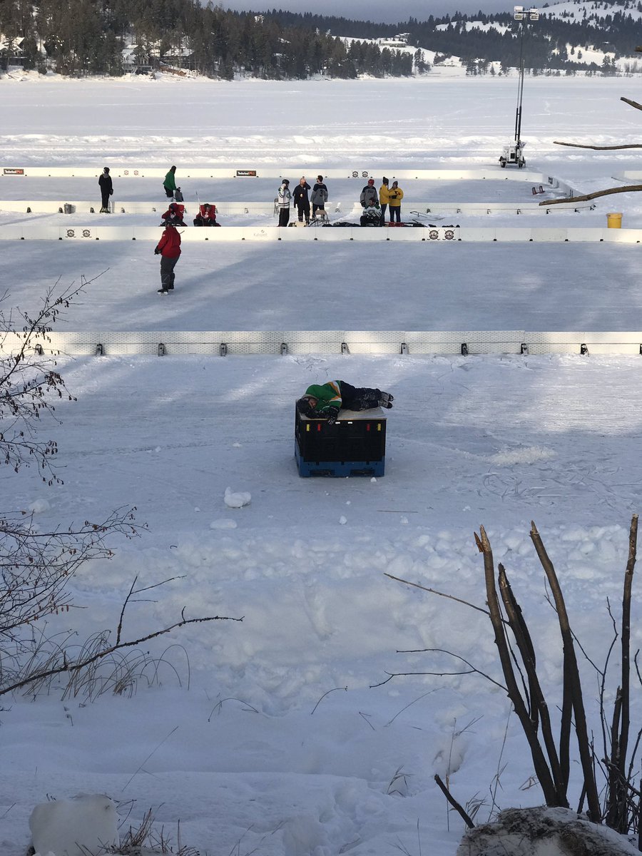 Sunday Morning pond hockey defined!  What a great weekend.. thank you all.
#pondhockeyclassic